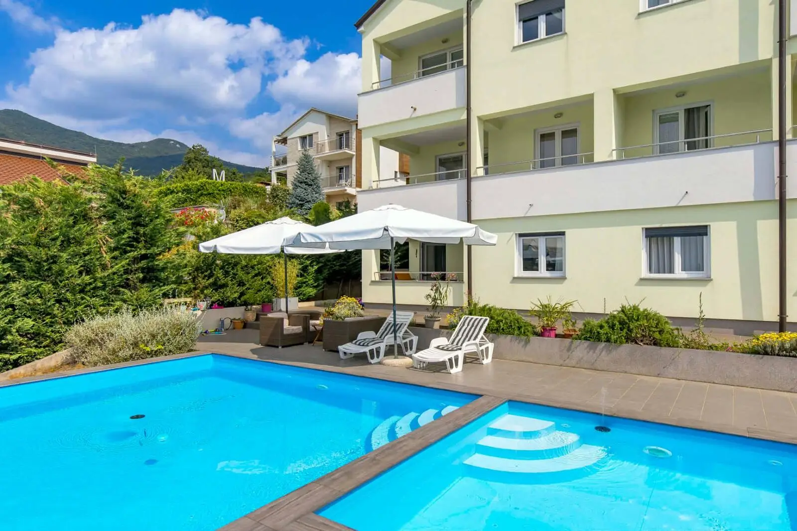 Villa Alternus — Apartman Dora